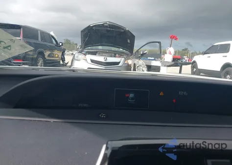 2021 Toyota Prius Xle z USA, uszkodzony, nr VIN JTDKAMFU7M3138534